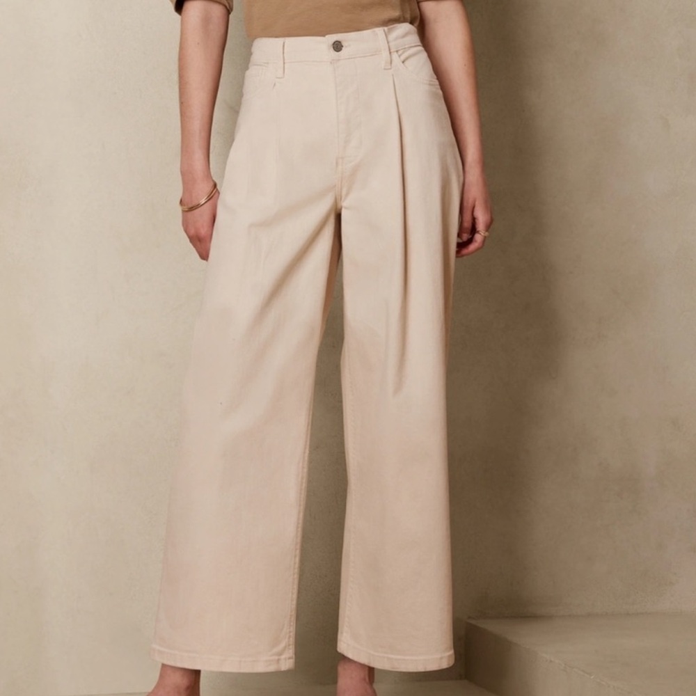 RESERVED for shortberrystraw 🥰 Banana Republic High Rise Wide Leg Cropped Jean